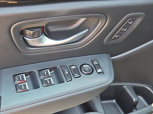 Used 2025 Honda Pilot TrailSport image 15