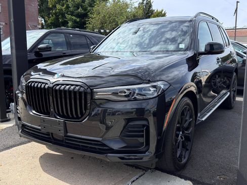 Used 2022 BMW X7 xDrive40i w/ Premium Package image 1