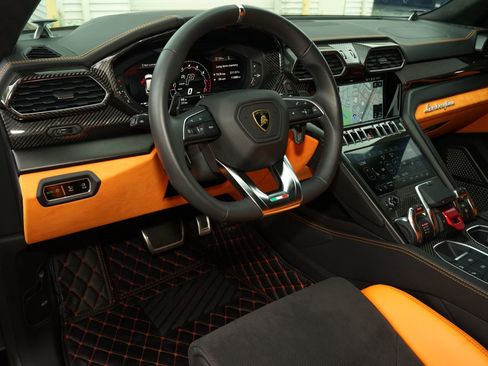 Used 2022 Lamborghini Urus image 9