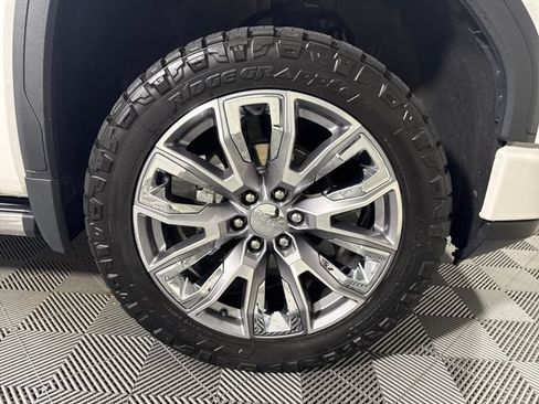 Used 2024 GMC Sierra 1500 Denali w/ Denali Reserve Package AWD/4WD image 11