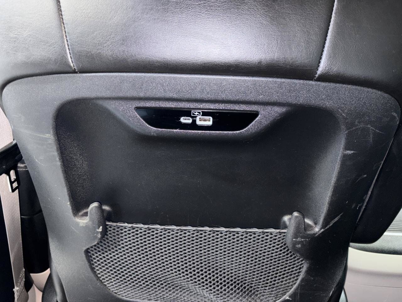 Used 2022 Chrysler Pacifica Limited FWD image 36