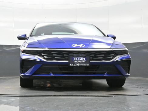 Certified 2025 Hyundai Elantra SEL image 33