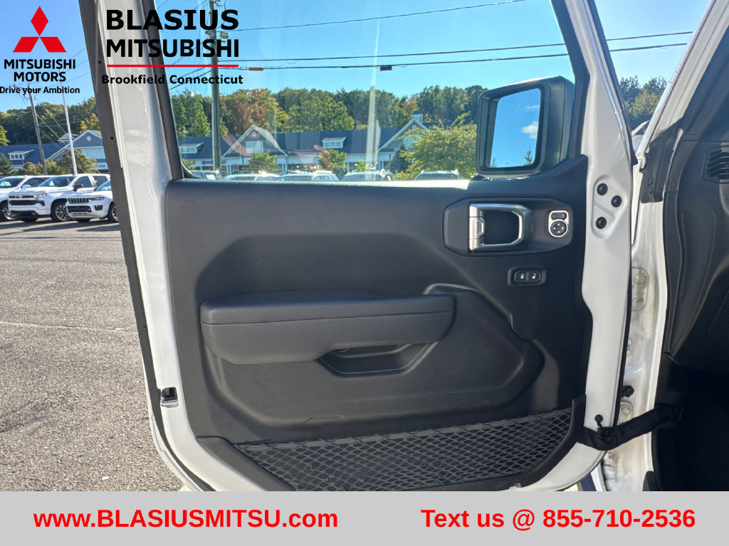 Used 2023 Jeep Gladiator Rubicon w/ Cold Weather Group AWD/4WD image 14