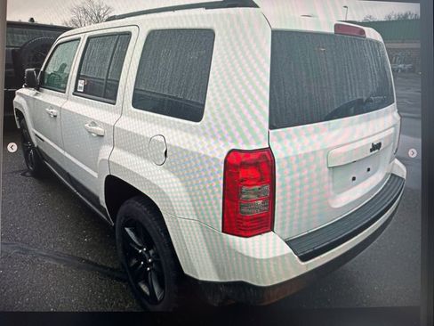 Used 2015 Jeep Patriot Sport w/ Power Value Group image 2