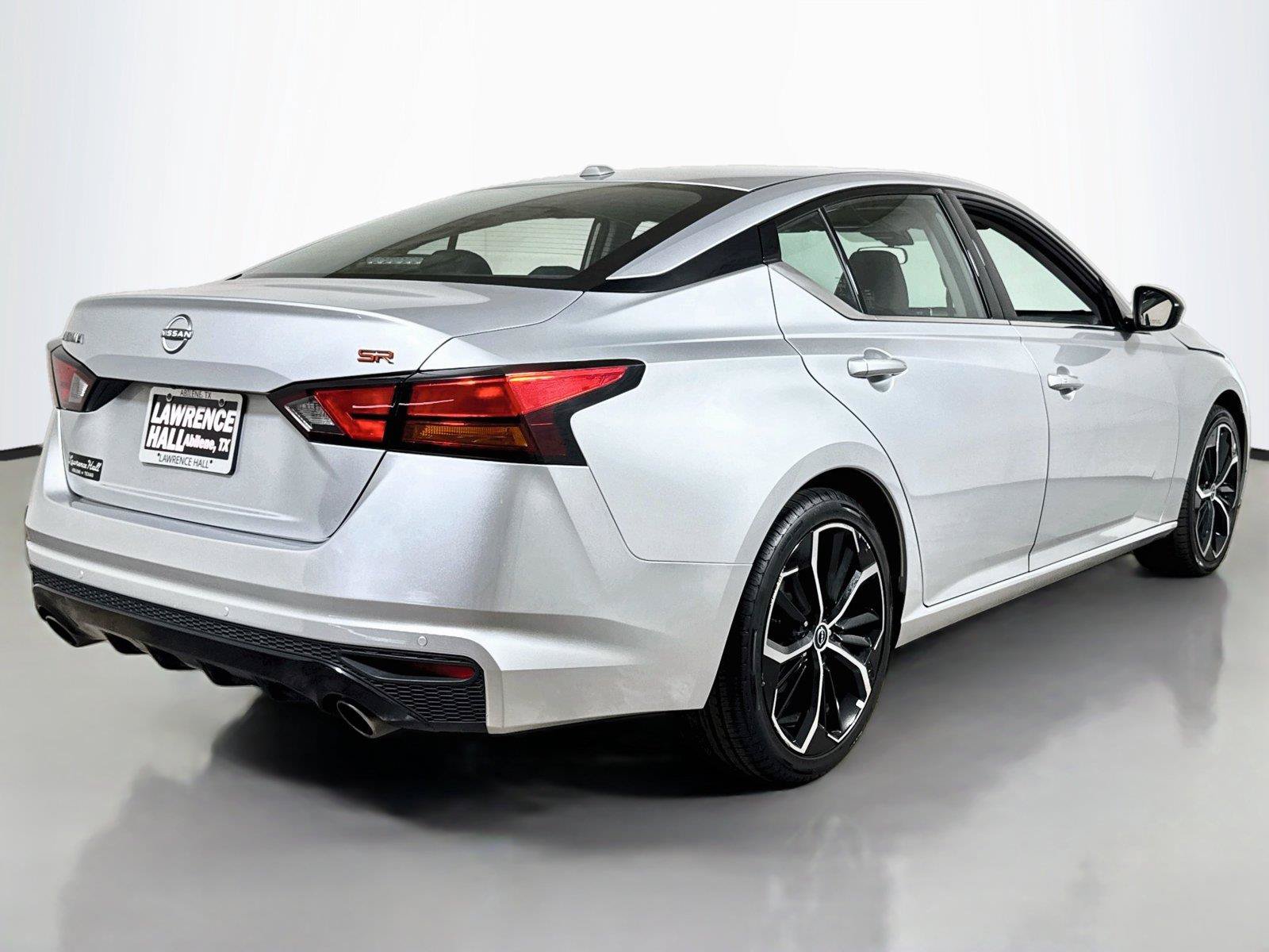Used 2024 Nissan Altima 2.5 SR FWD image 4