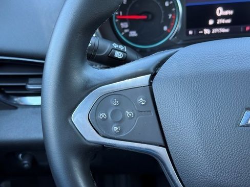 Used 2023 Chevrolet Traverse LT image 30