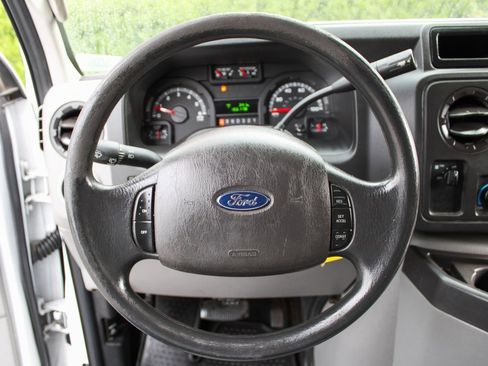 Used 2014 Ford E-350 and Econoline 350 Super Duty w/ Power Windows & Locks Group image 21