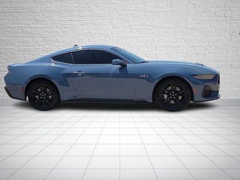 Used 2025 Ford Mustang GT RWD image 5
