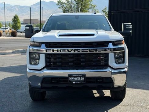 Used 2023 Chevrolet Silverado 2500 LT AWD/4WD image 2