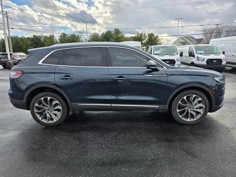 Used 2023 Lincoln Nautilus Reserve image 6