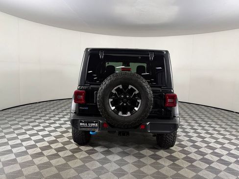 Used 2024 Jeep Wrangler Unlimited Rubicon 4xe w/ Safety Group AWD/4WD image 9