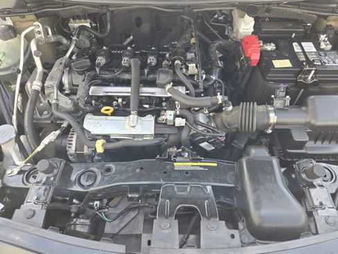 Used 2021 Nissan Versa S FWD image 31