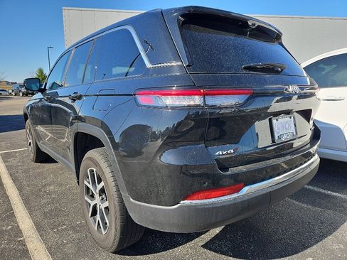 Used 2024 Jeep Grand Cherokee Limited w/ Luxury Tech Group II image 6