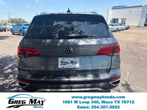 Used 2022 Volkswagen Taos SEL w/ Panoramic Sunroof Package AWD/4WD image 4
