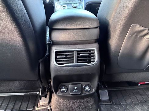 Used 2023 Hyundai Santa Fe Calligraphy AWD/4WD image 17