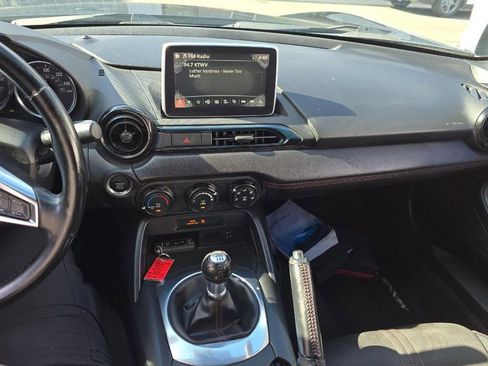 Used 2016 MAZDA MX-5 Miata Club RWD image 18