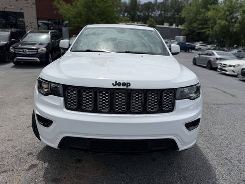 Used 2019 Jeep Grand Cherokee Altitude RWD image 2