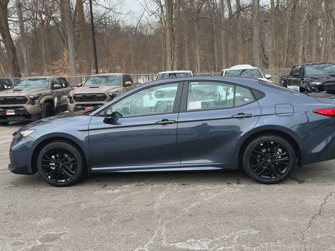 New 2026 Toyota Camry SE image 5