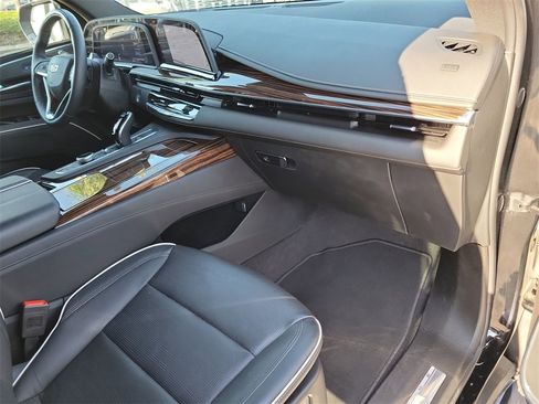 Certified 2024 Cadillac Escalade Premium Luxury image 29