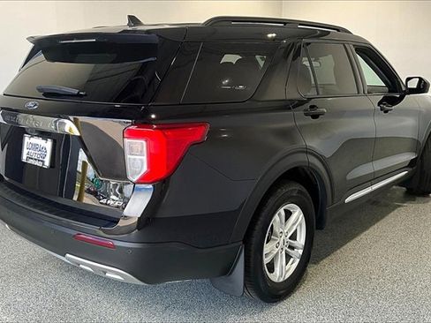 Used 2023 Ford Explorer XLT image 5