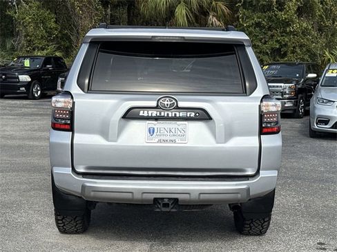 Used 2017 Toyota 4Runner TRD Off-Road Premium image 5