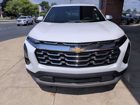 Used 2026 Chevrolet Equinox LT FWD image 10