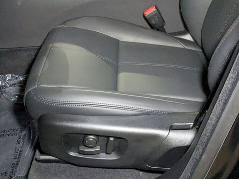 New 2026 Land Rover Range Rover Velar Dynamic SE image 4