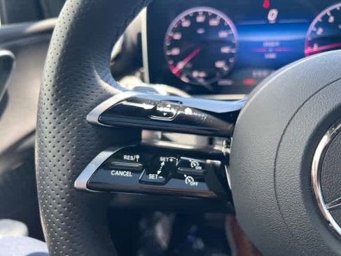 Used 2026 Mercedes-Benz GLC 300 image 25