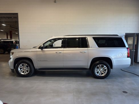 Used 2020 Chevrolet Suburban LT AWD/4WD image 2