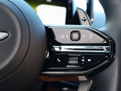 Used 2025 Aston Martin V8 Vantage Coupe image 19