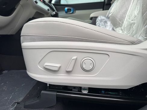 New 2026 Kia Sorento S w/ S Panoramic Sunroof Package image 12