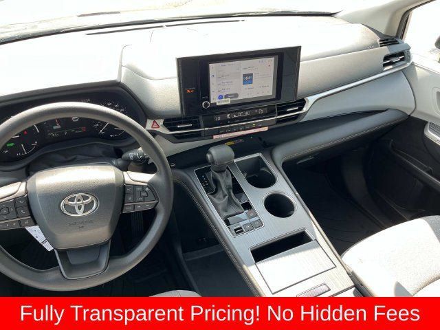 Used 2026 Toyota Sienna LE FWD image 13