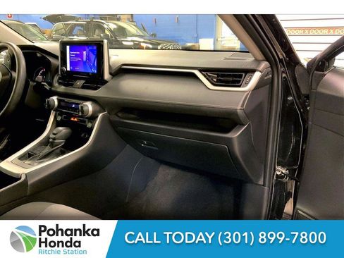 Used 2025 Toyota RAV4 XLE image 17