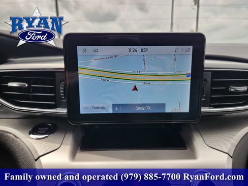 Certified 2022 Ford Explorer XLT w/ Equipment Group 202A RWD image 12