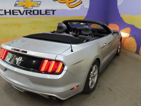 Used 2016 Ford Mustang Convertible RWD image 8