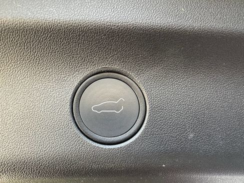 Used 2021 Tesla Model Y Long Range image 19