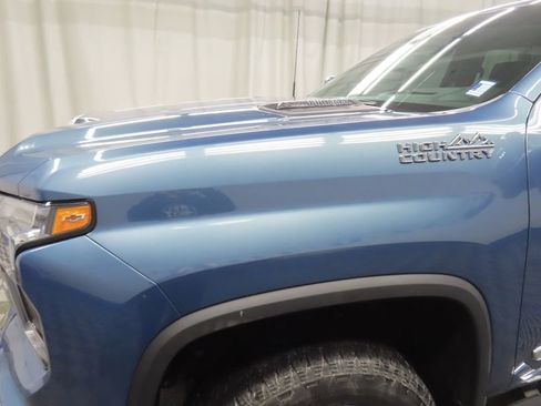 Used 2025 Chevrolet Silverado 3500 High Country w/ High Country Premium Package AWD/4WD image 40