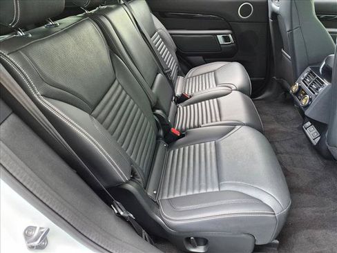 Certified 2025 Land Rover Discovery S AWD/4WD image 22