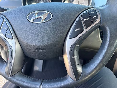 Used 2013 Hyundai Elantra Limited w/ Technology Pkg image 17