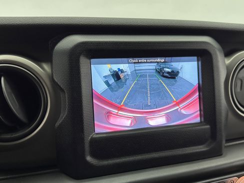 Used 2018 Jeep Wrangler Unlimited Sport S image 14