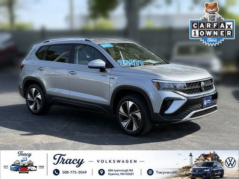 Certified 2023 Volkswagen Taos SE w/ Panoramic Sunroof Package AWD/4WD image 1