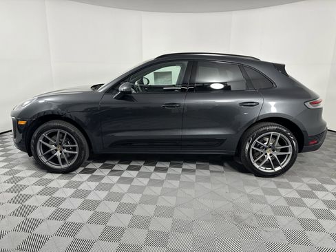 Certified 2025 Porsche Macan image 2