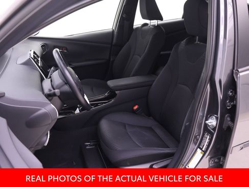 Certified 2018 Toyota Prius Three FWD image 6