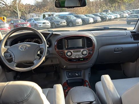 Used 2007 Toyota Sequoia Limited image 30