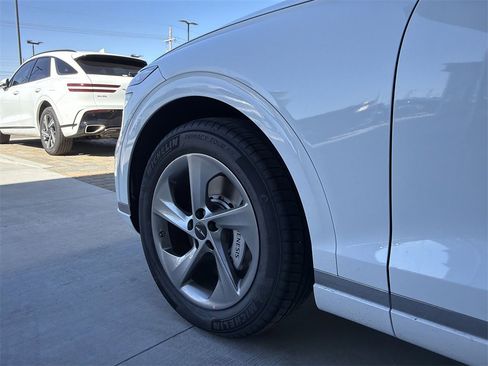 New 2026 Genesis GV70 2.5T Advanced image 19