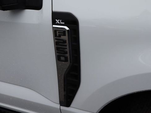 Used 2023 Ford F250 XL w/ XL Chrome Package image 18