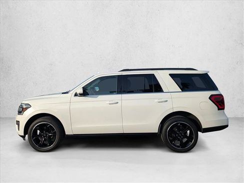 Used 2022 Ford Expedition Limited image 9