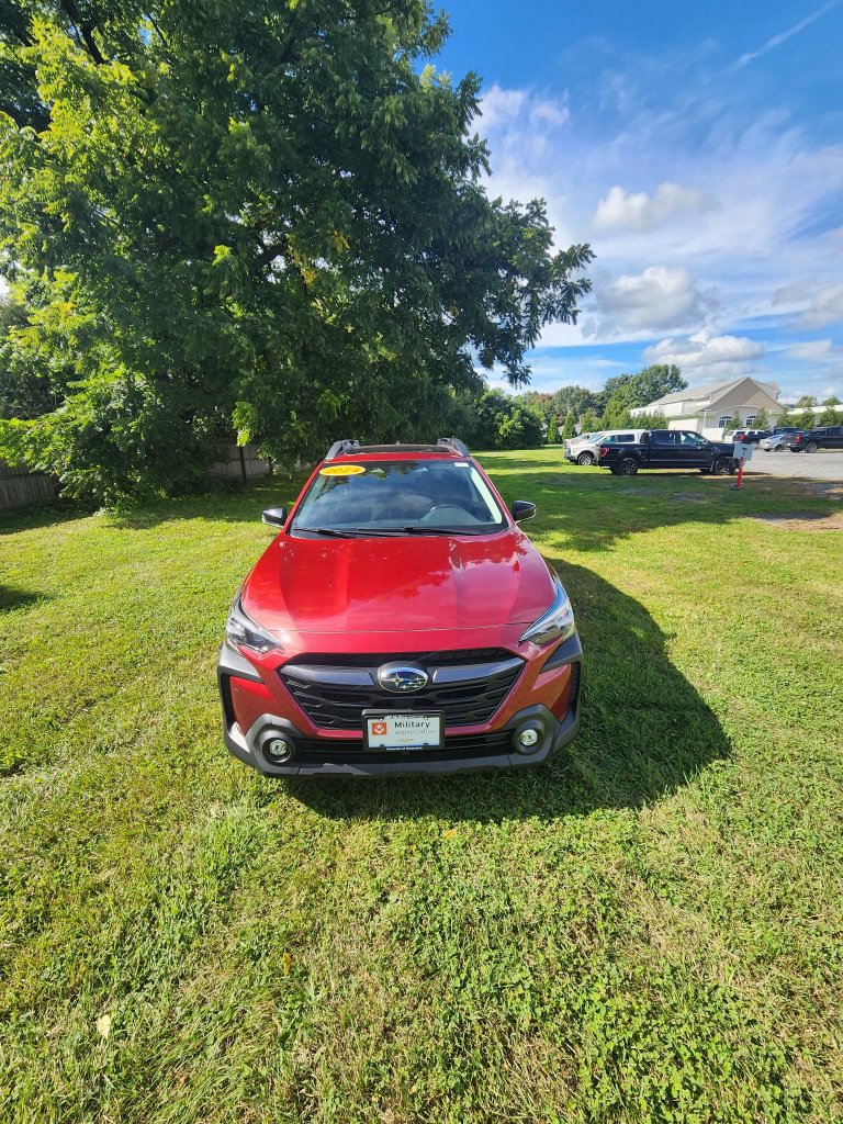 Used 2024 Subaru Outback Premium AWD/4WD image 3