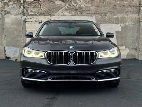 Used 2016 BMW 750i xDrive AWD/4WD image 11