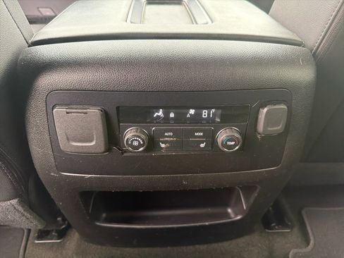 Used 2018 Chevrolet Tahoe LT w/ Luxury Package AWD/4WD image 20
